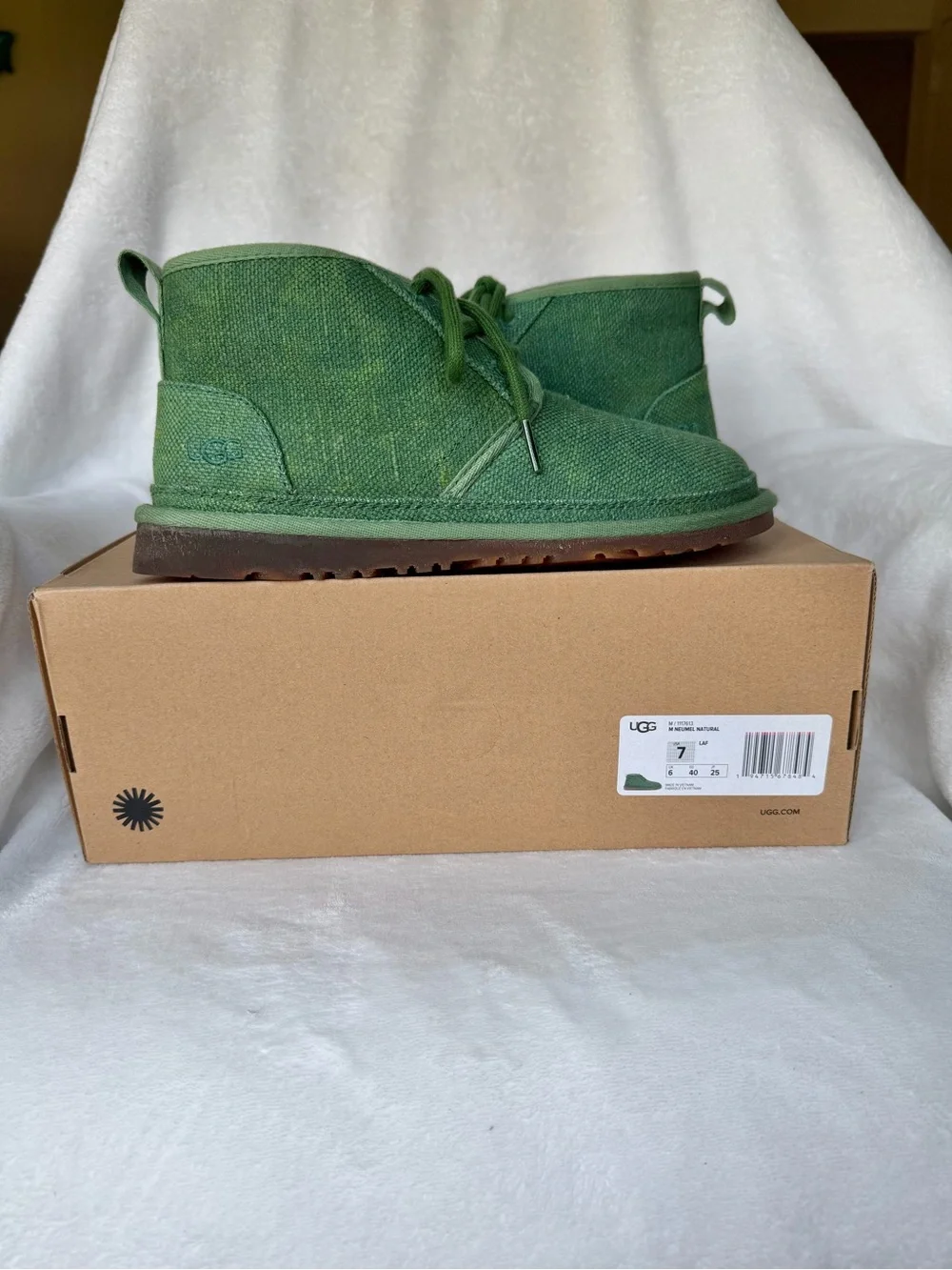 Size 7-UGG MEN’S NEUMEL NATURAL LACE-UP CHUKKA BOOTS 1117613 LEAF WMNS 8.5 W/Box